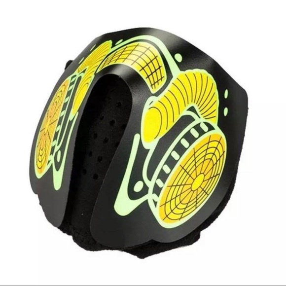 LED SOUNDED ACTIVATED GAS MASK - Picture 4 of 7